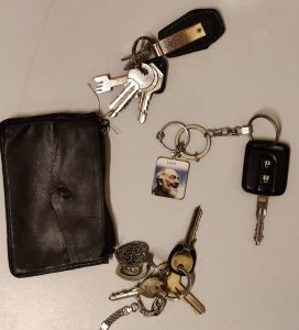 Borsellino con chiavi ritrovato il 01/07/2022 in Via del Corso - Festa Maria SS. delle Grazie